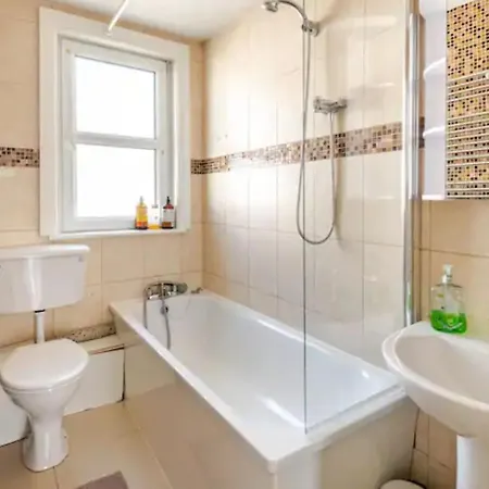 Castle View 2 Bedroom Apartment In Town Centre Hastings Exterior photo
