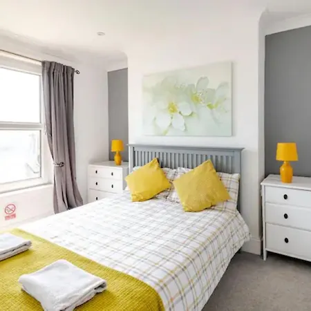 Castle View 2 Bedroom Apartment In Town Centre Hastings Exterior photo