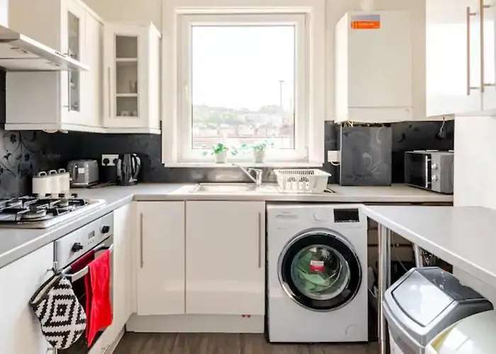Castle View 2 Bedroom Apartment In Town Centre