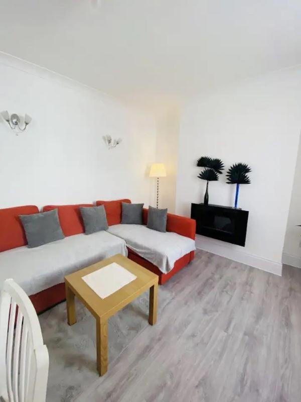 Castle View 2 Bedroom In Town Centre